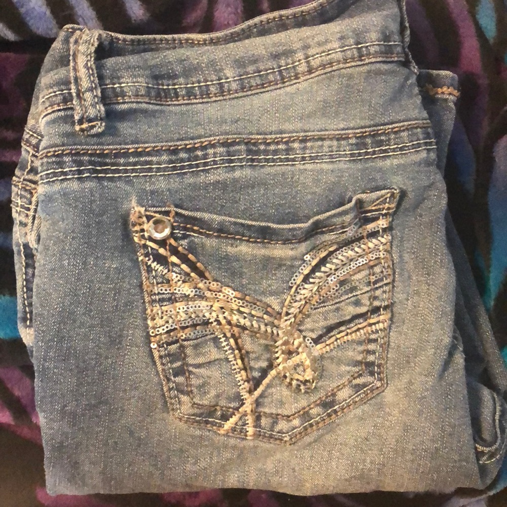 “No boundaries” Juniors Skinny Jeans